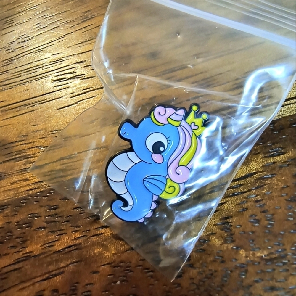 Blue seahorse pink yellow unicorn horn crown enamel pin bag clothes hat backpack
